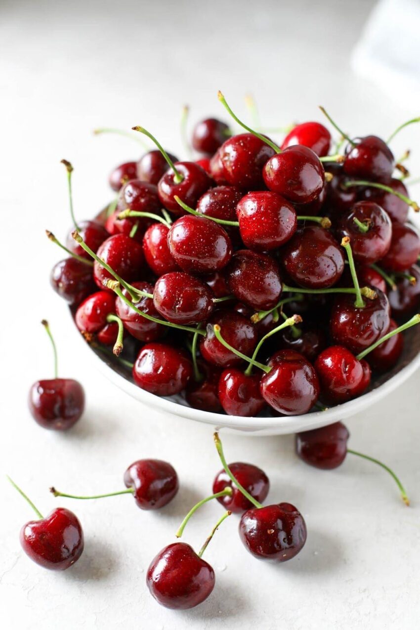 Cherries sold in 2Lbs with 6 inside 1Lb